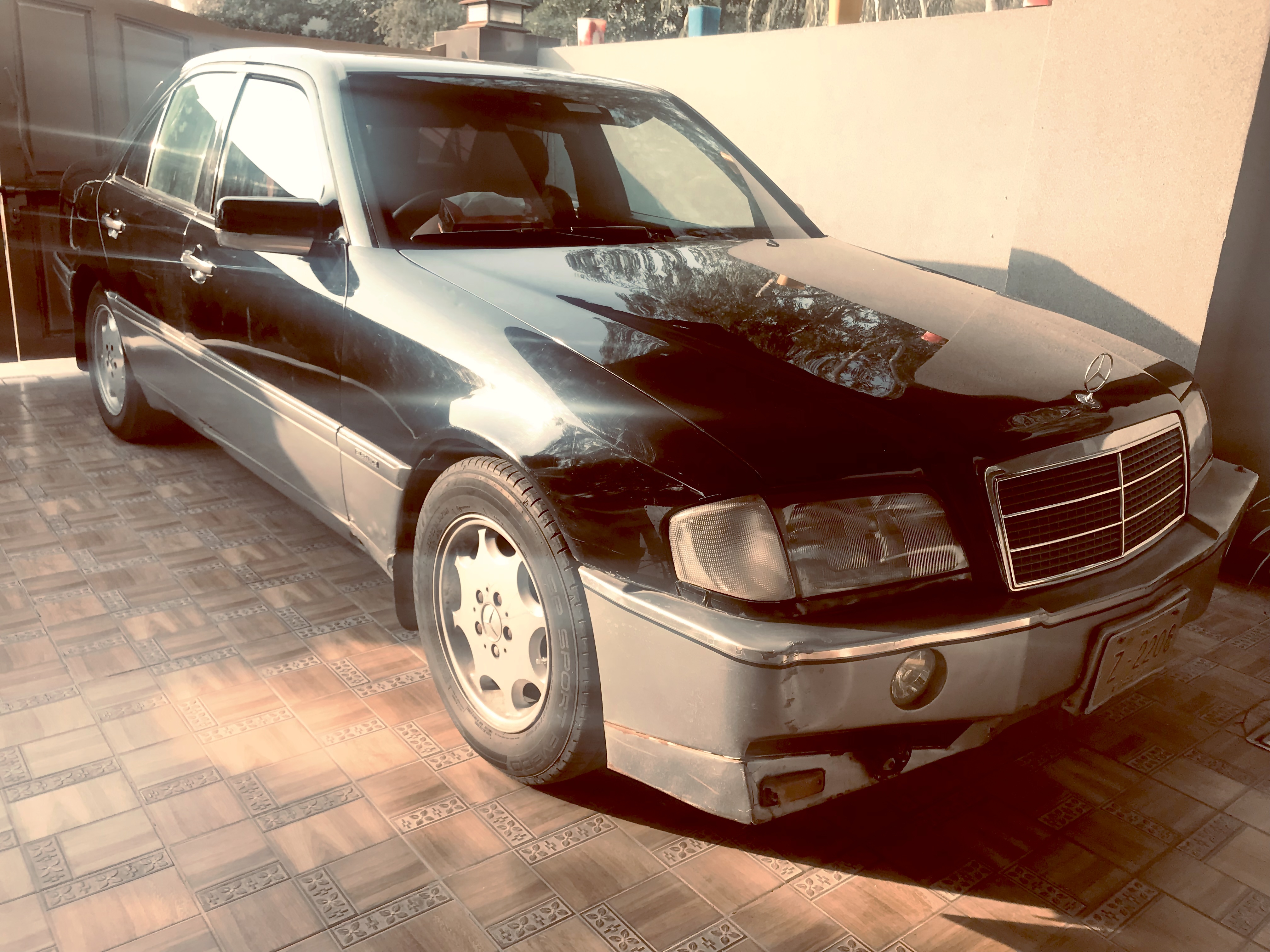 Urgent Sale-Mercedes Benz AUTOMATIC C-180 1994 model